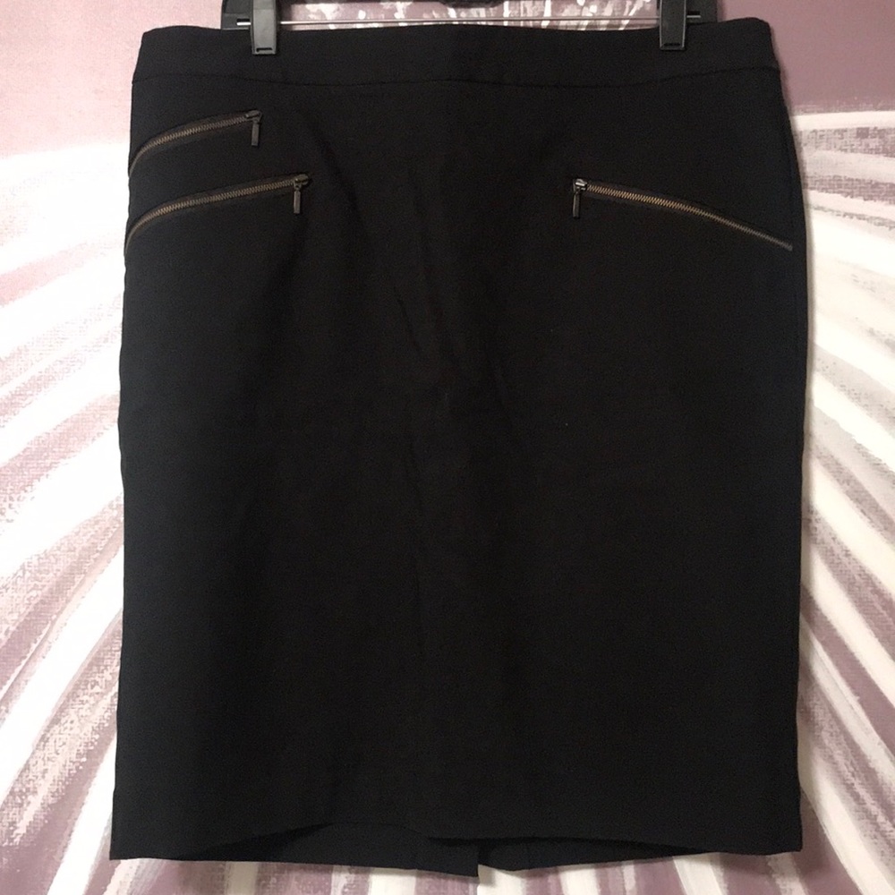 Stretch pencil skirt